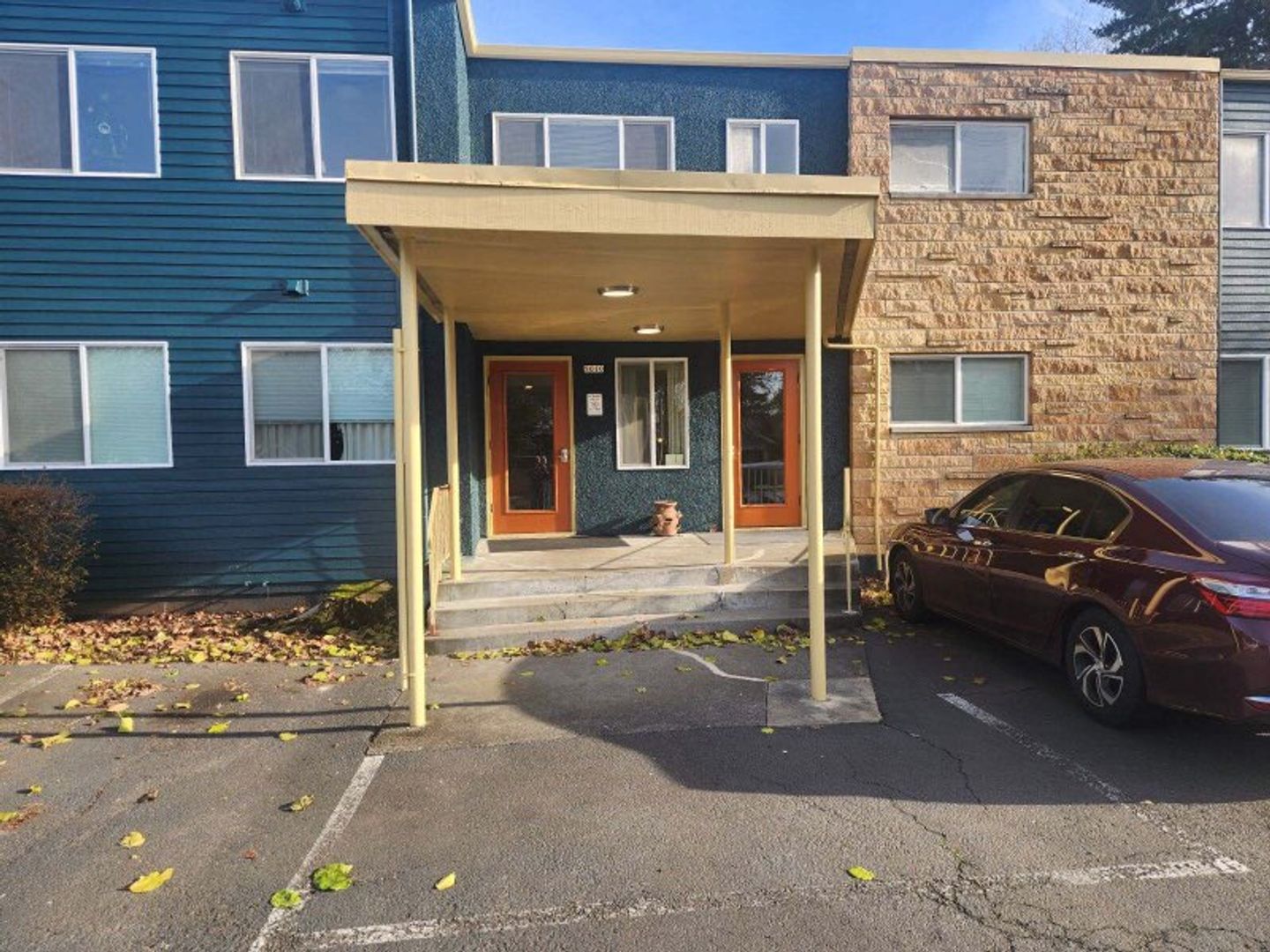 Portland Apartment: 5010 SE 41st Ave