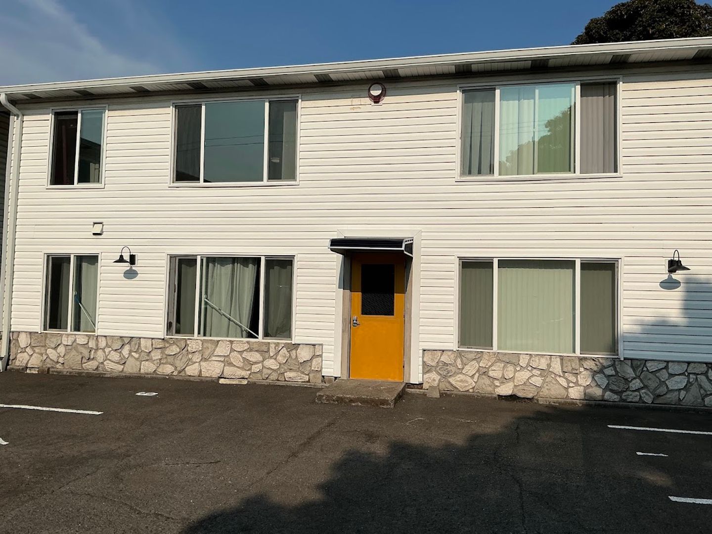 Portland Apartment: 3430 SE 68th Ave