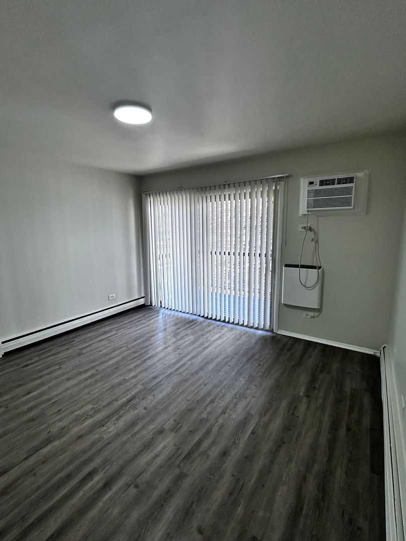 Lansing Apartment: 3045/3061 and 3069 Bernice Road