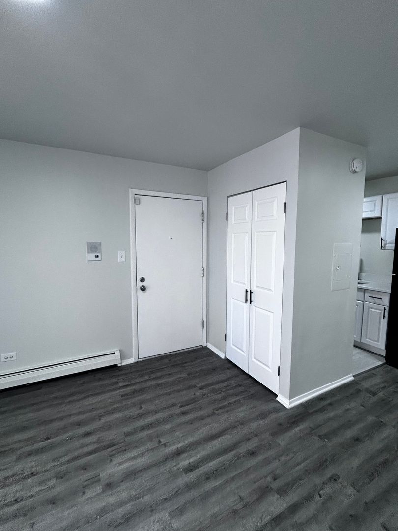 Lansing Apartment: 3045/3061 and 3069 Bernice Road