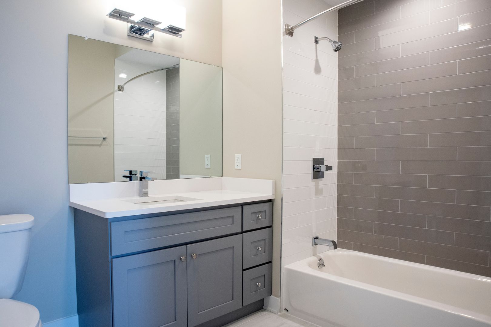 Newburgh Apartment: 2 Plainview Lane