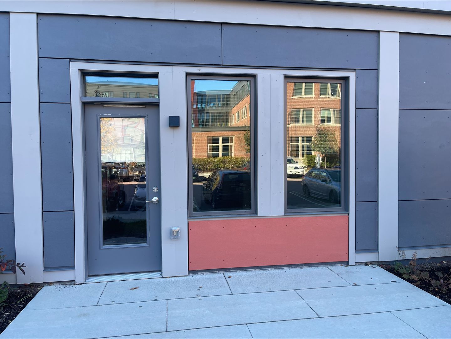 Burlington Apartment: 70 Cambrian Way