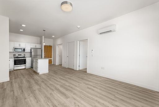 All-Inclusive One Bedroom Interior Corner Unit – photo 1