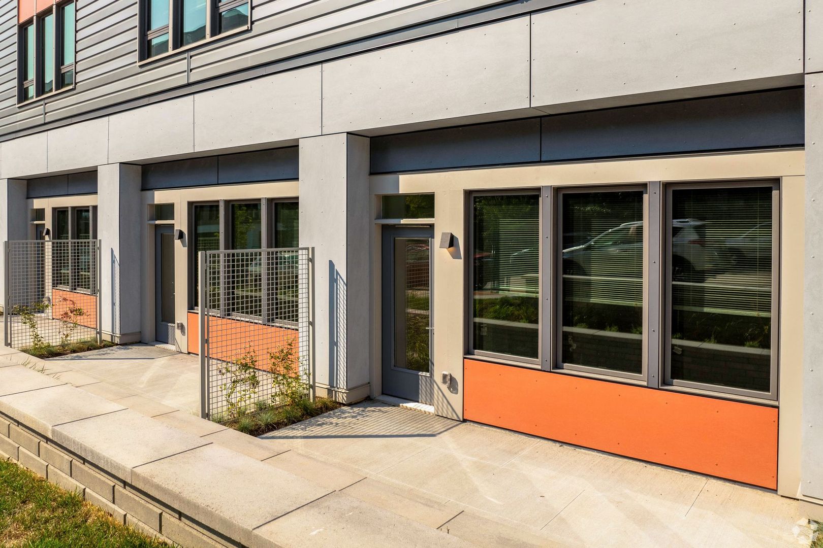 Burlington Apartment: 70 Cambrian Way