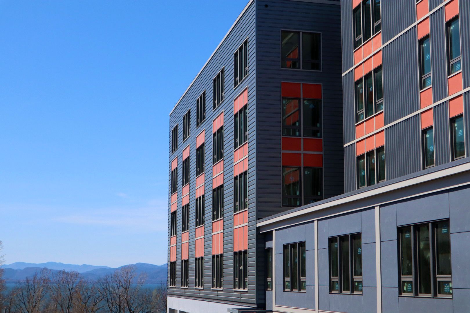 Burlington Apartment: 70 Cambrian Way