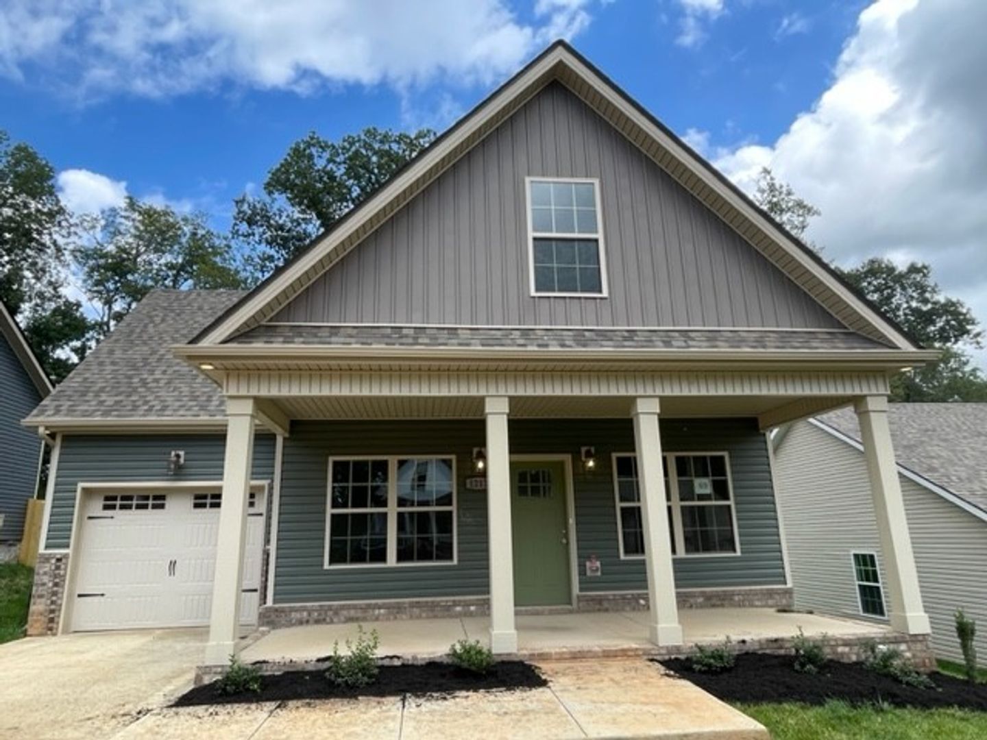 Clarksville House: 1212 Cardinal Creek Dr.