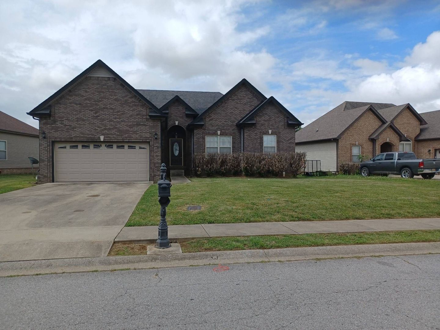 Clarksville House: 1486 Cobra Lane