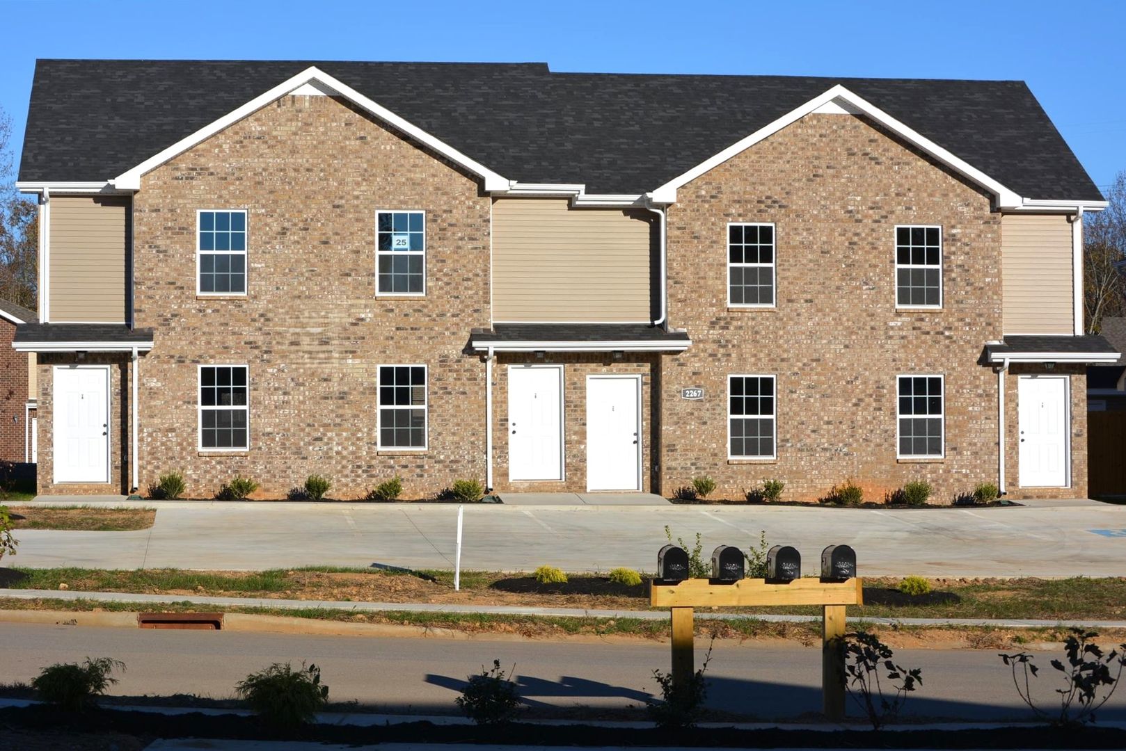 Clarksville Townhome: 2267 McCormick Ln