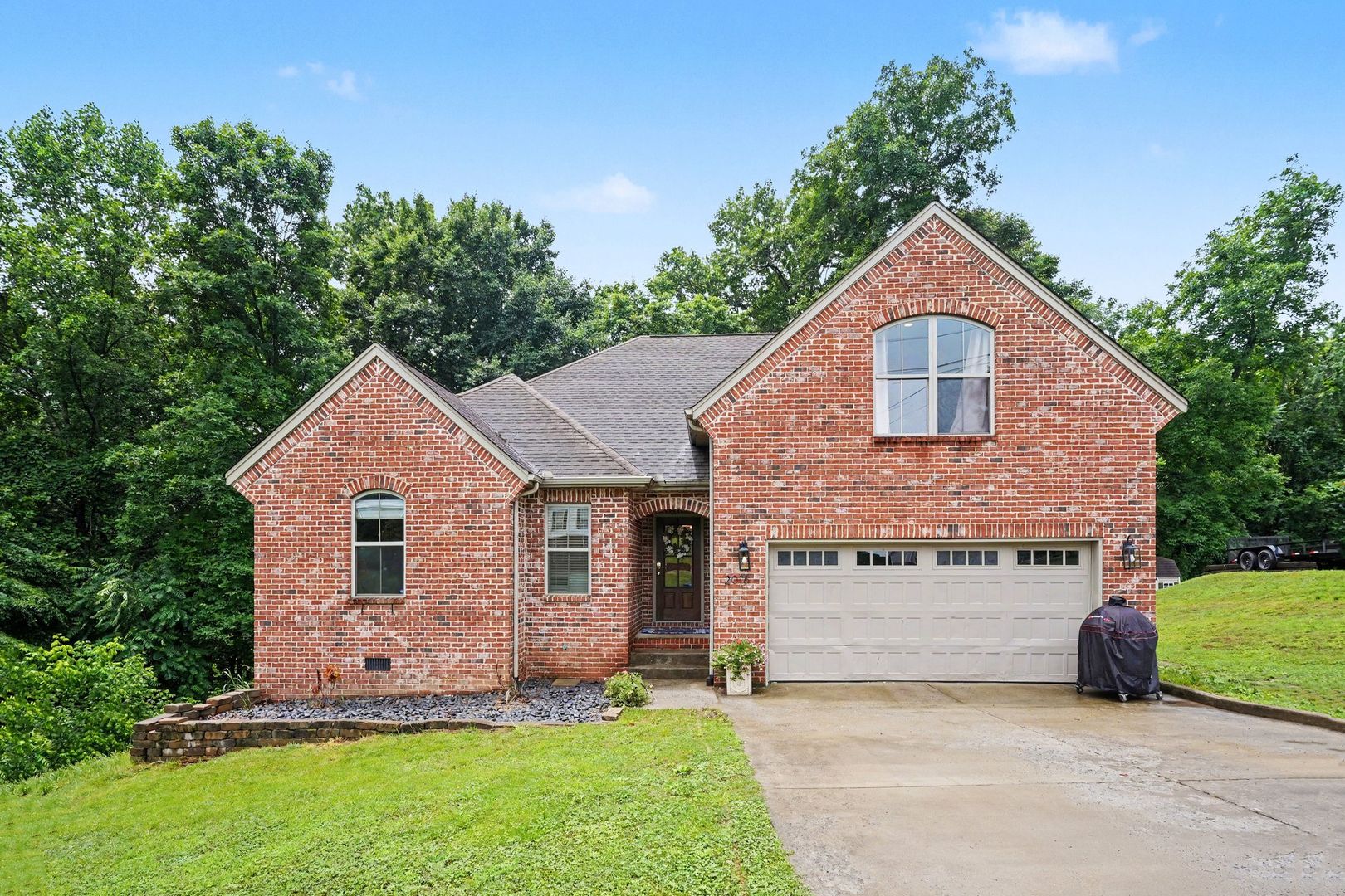 Pleasant View House: 2016 Copper Kettle Cir