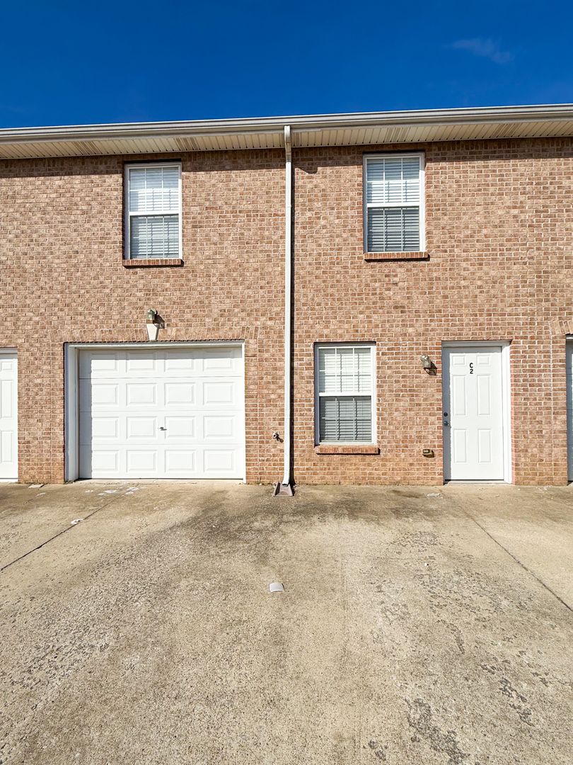 Clarksville Apartment: 535 Lafayette Rd