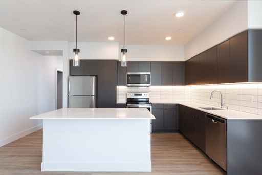 Huge 2bd/2ba in the Heart of West Seattle! – photo 1