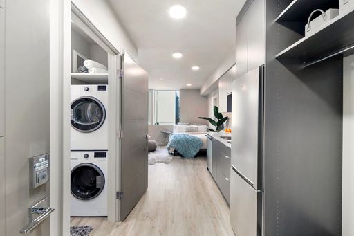 Modern, Luxury Studio in West Seattle | 6 Weeks Free – photo 1