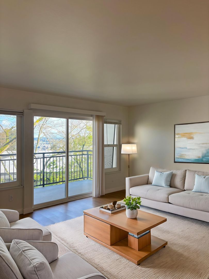 Seattle Apartment: 3520 28th Ave W