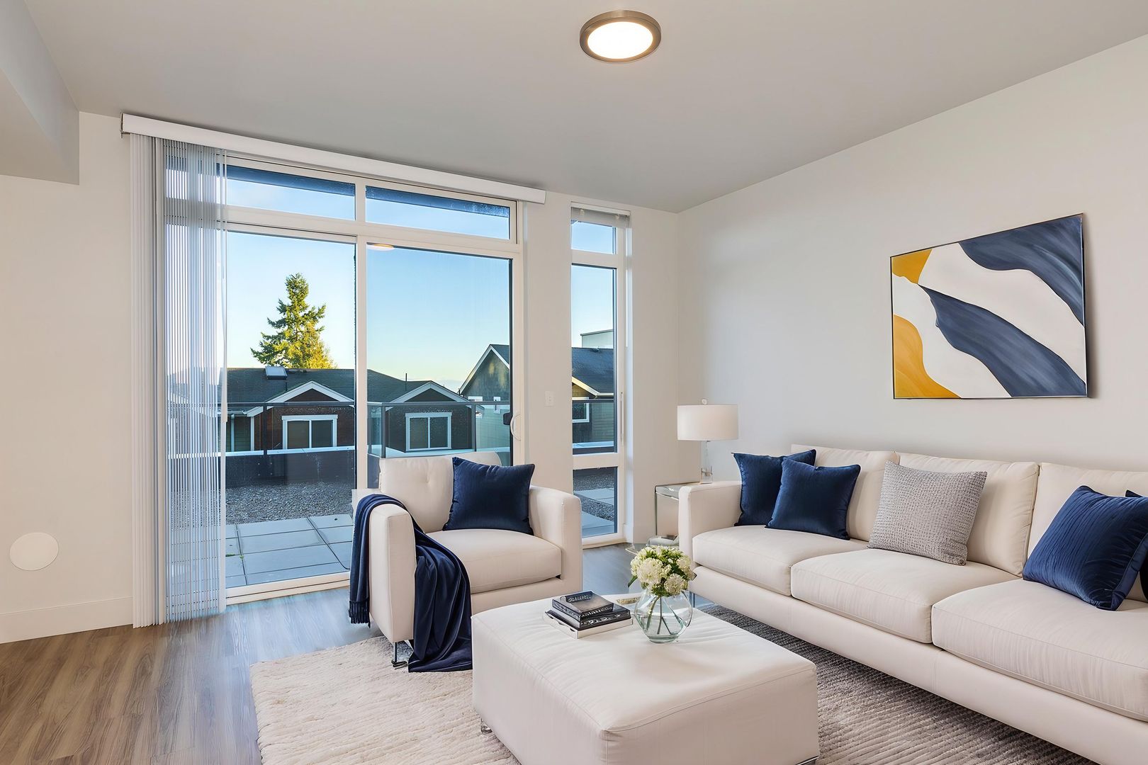 Seattle Apartment: 4532 42nd Ave SW