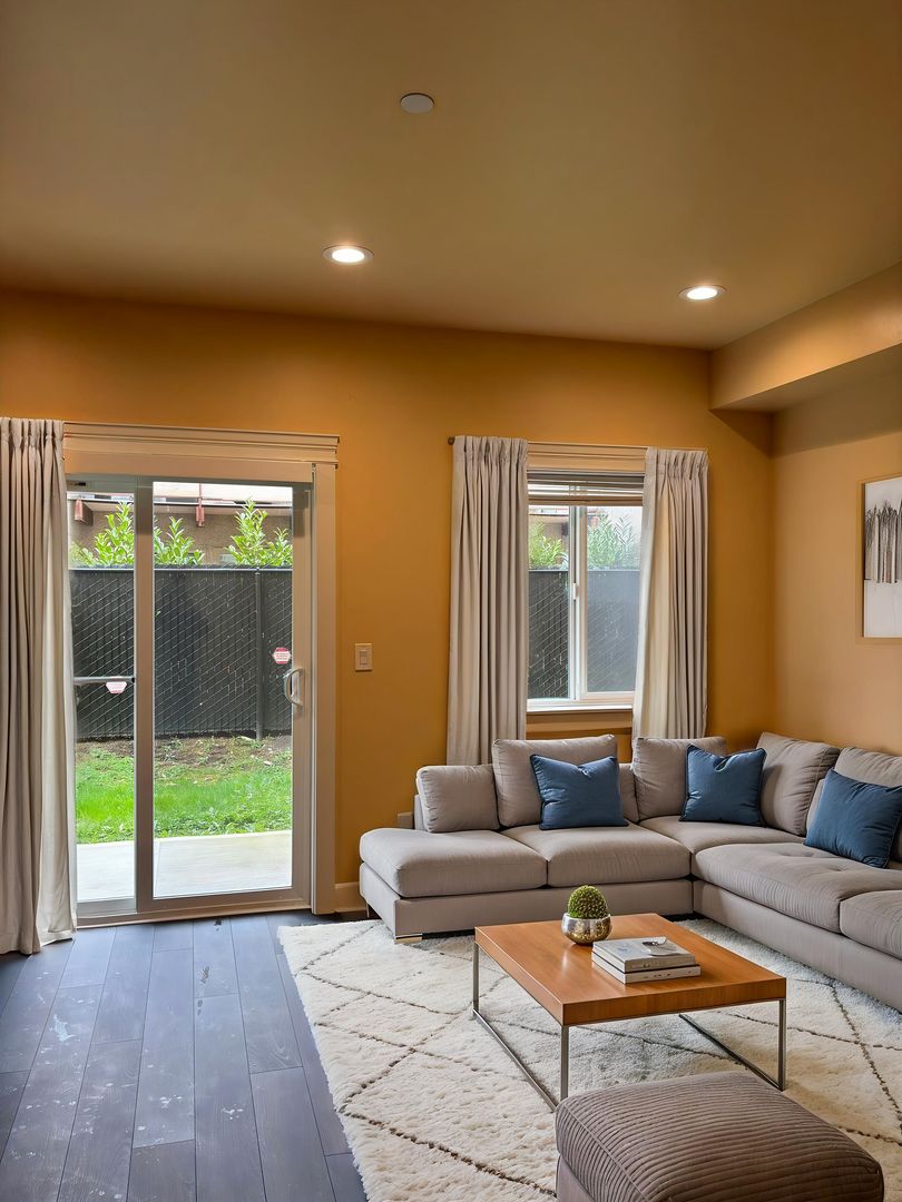 Burien Apartment: 12614 Ambaum Blvd SW