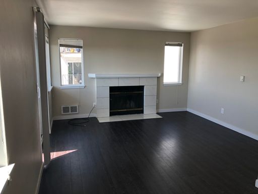 Stunning Beacon Hill 2-Bedroom with City and Sound Views – photo 1