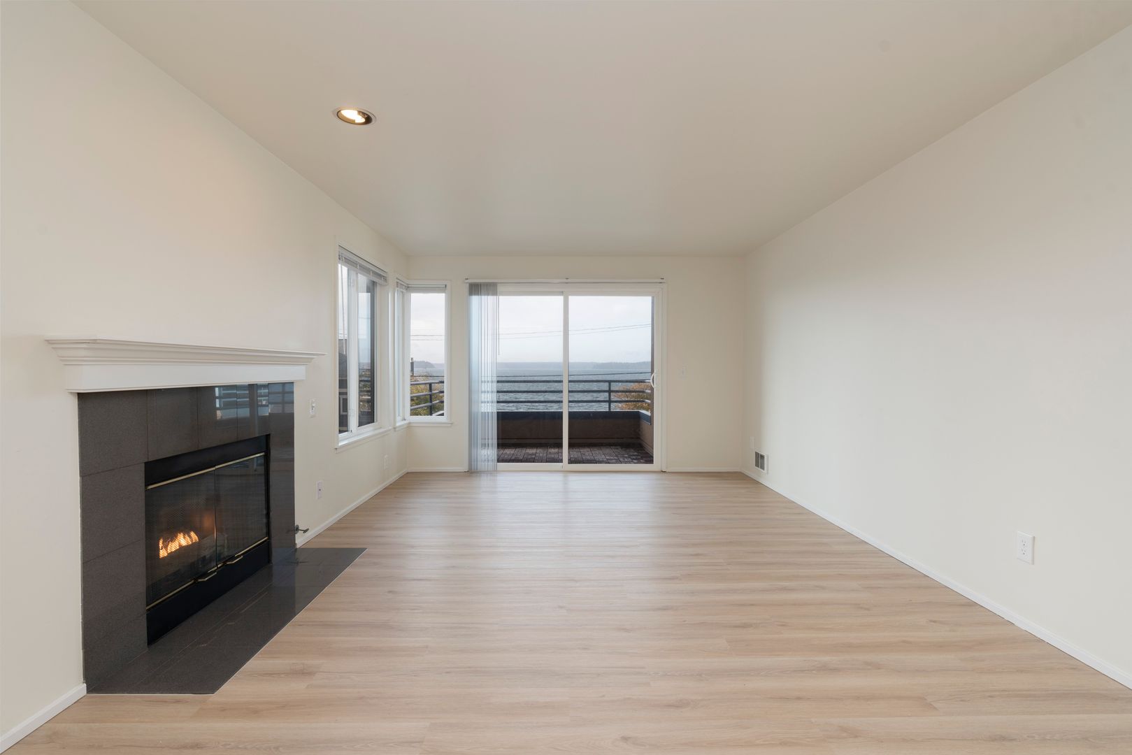 Seattle Apartment: 4208 Beach Drive SW