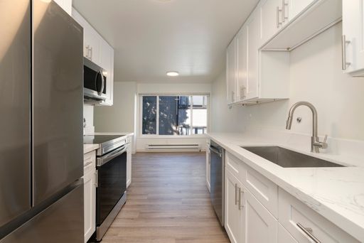 Spacious, Renovated 2-Bedroom Apartment with 2 Decks in the Heart of Magnolia – photo 1
