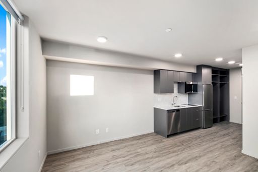Modern, Luxury Studio in West Seattle | 6 Weeks Free – photo 1
