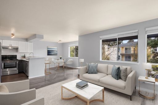 Bright, Spacious 2-Bedroom Apartment with Ample Closet Space – photo 1