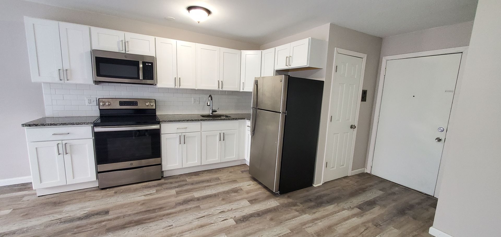 Waterbury Apartment: 222 Bradley Avenue