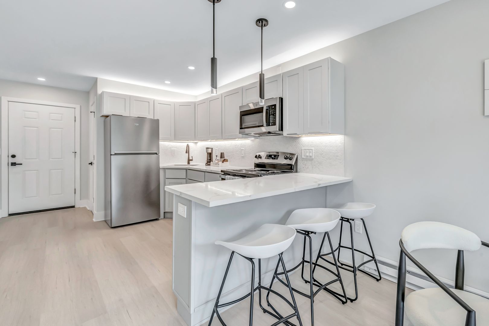 Waterbury Apartment: 222 Bradley Avenue