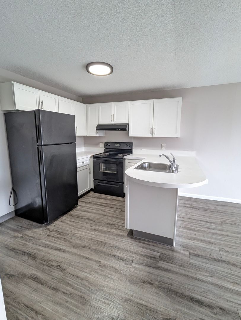 Waterbury Apartment: 163 Mark Lane