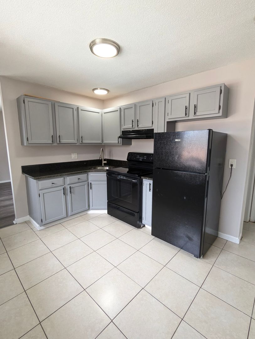 Waterbury Apartment: 86/76 Sherman Avenue