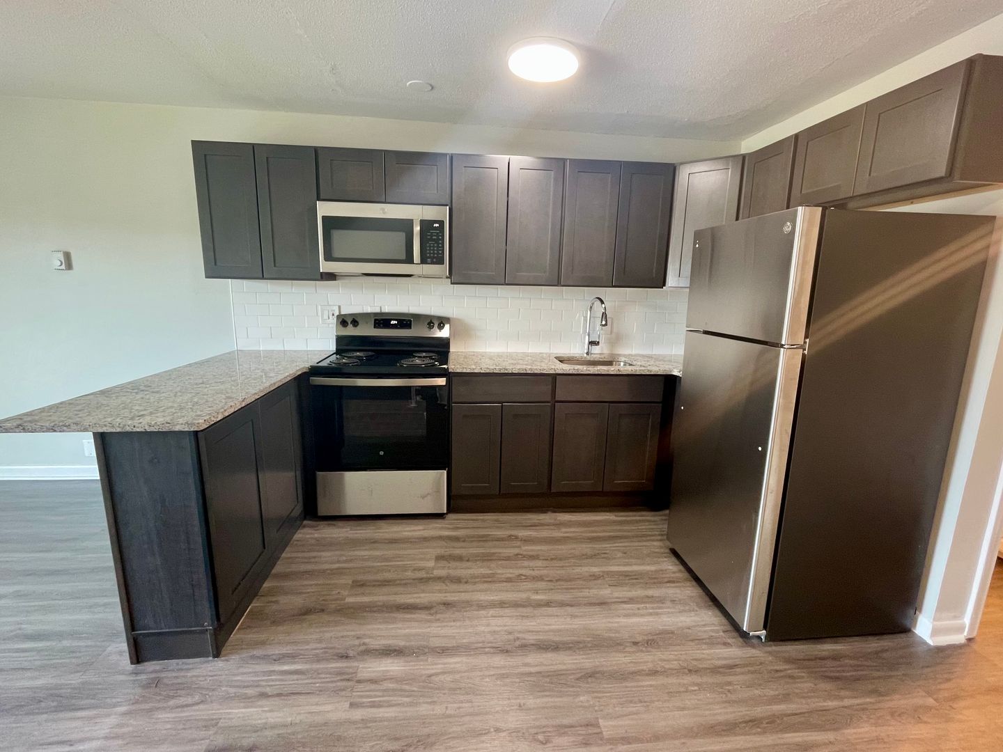 Waterbury Apartment: 222 Bradley Avenue