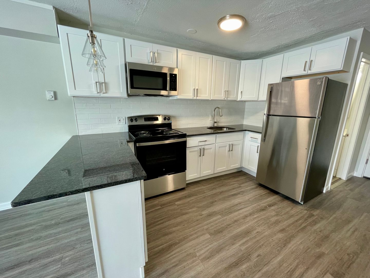 Waterbury Apartment: 222 Bradley Avenue