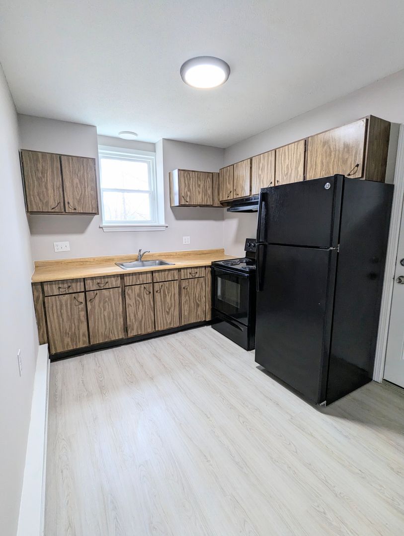 Waterbury Apartment: 138 Hillcrest Avenue