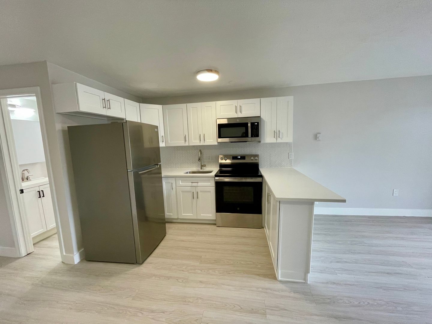 Waterbury Apartment: 222 Bradley Avenue