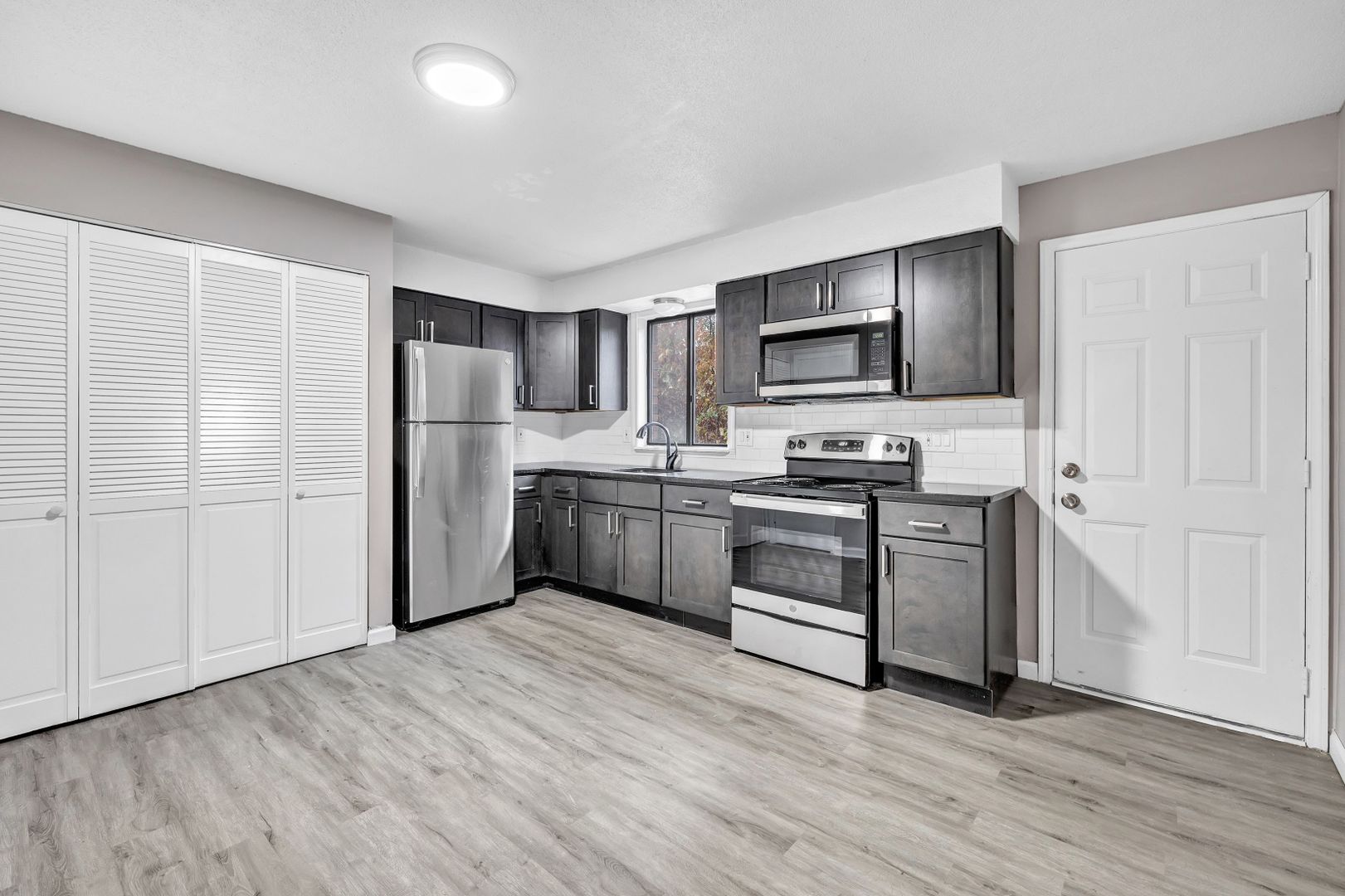 Waterbury Apartment: 132/142 Alexander Avenue