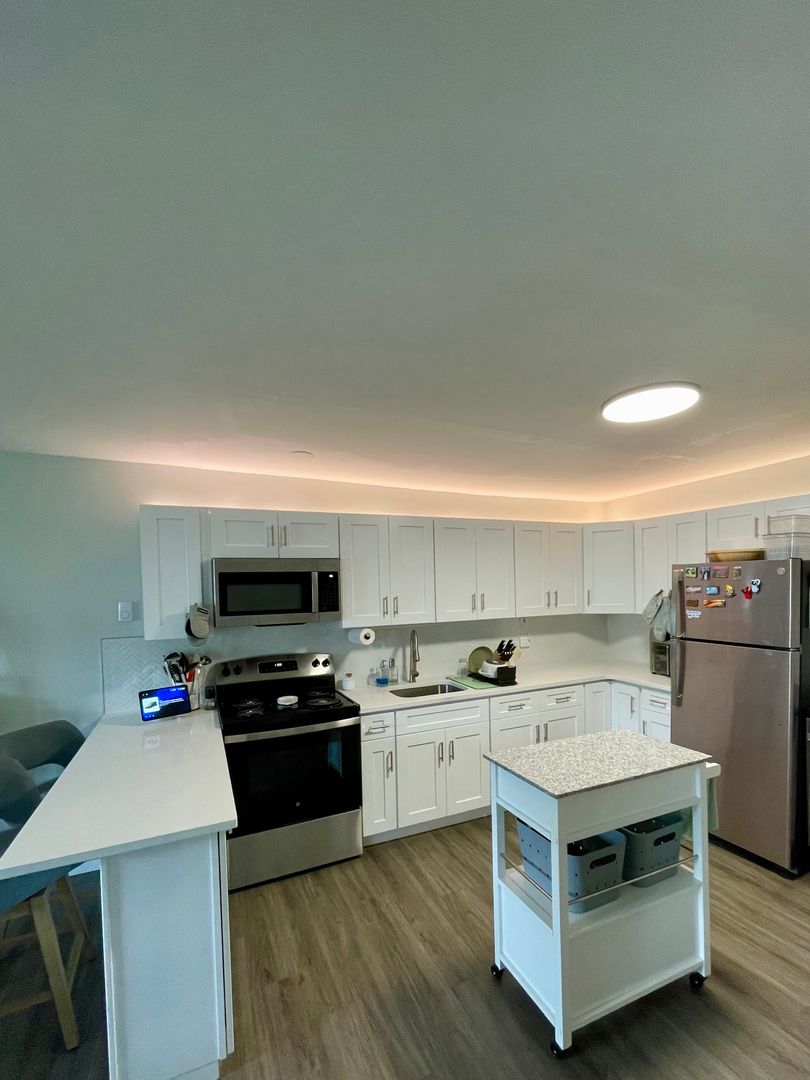 Waterbury Apartment: 222 Bradley Avenue