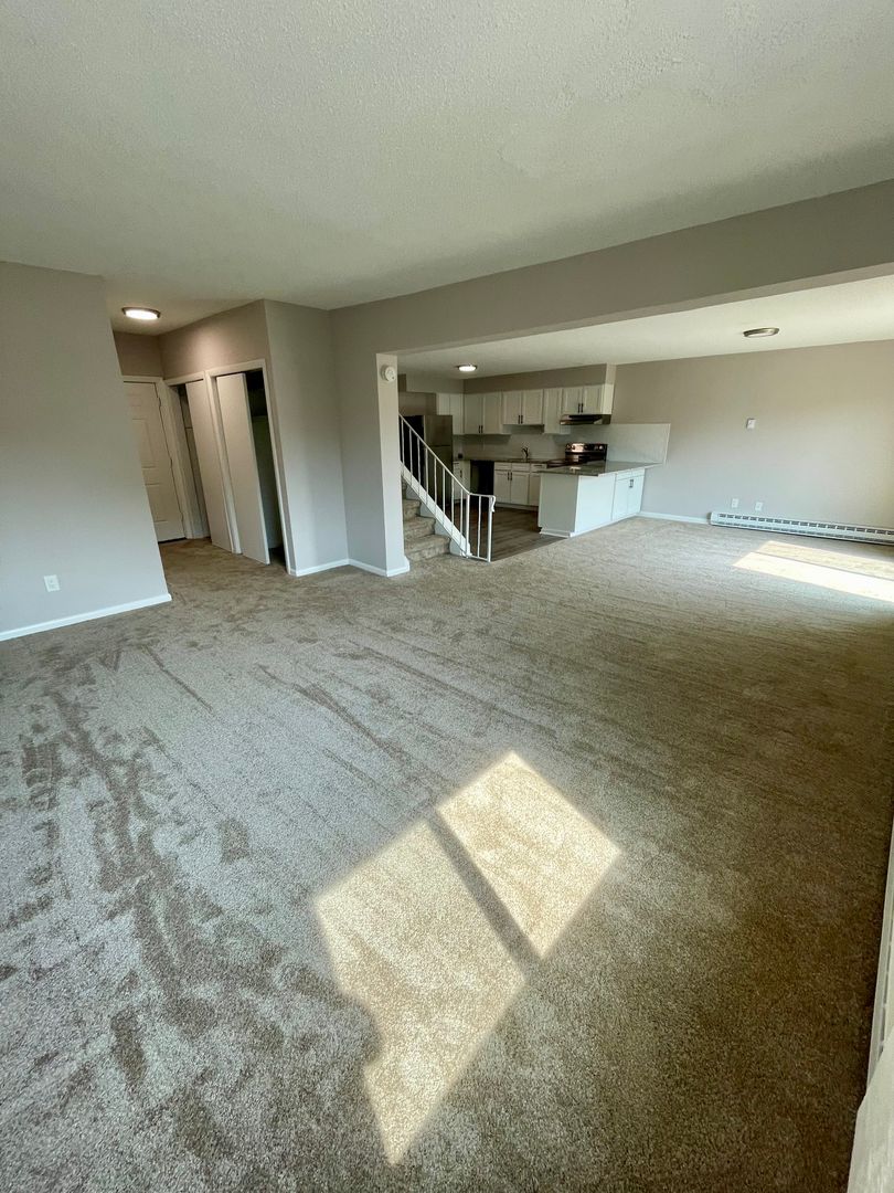 Waterbury Apartment: 222 Bradley Avenue