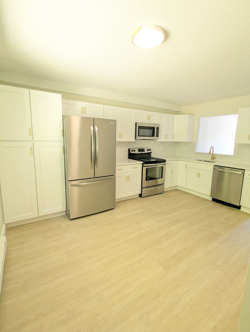 Waterbury Apartment: 446 Perkins Avenue