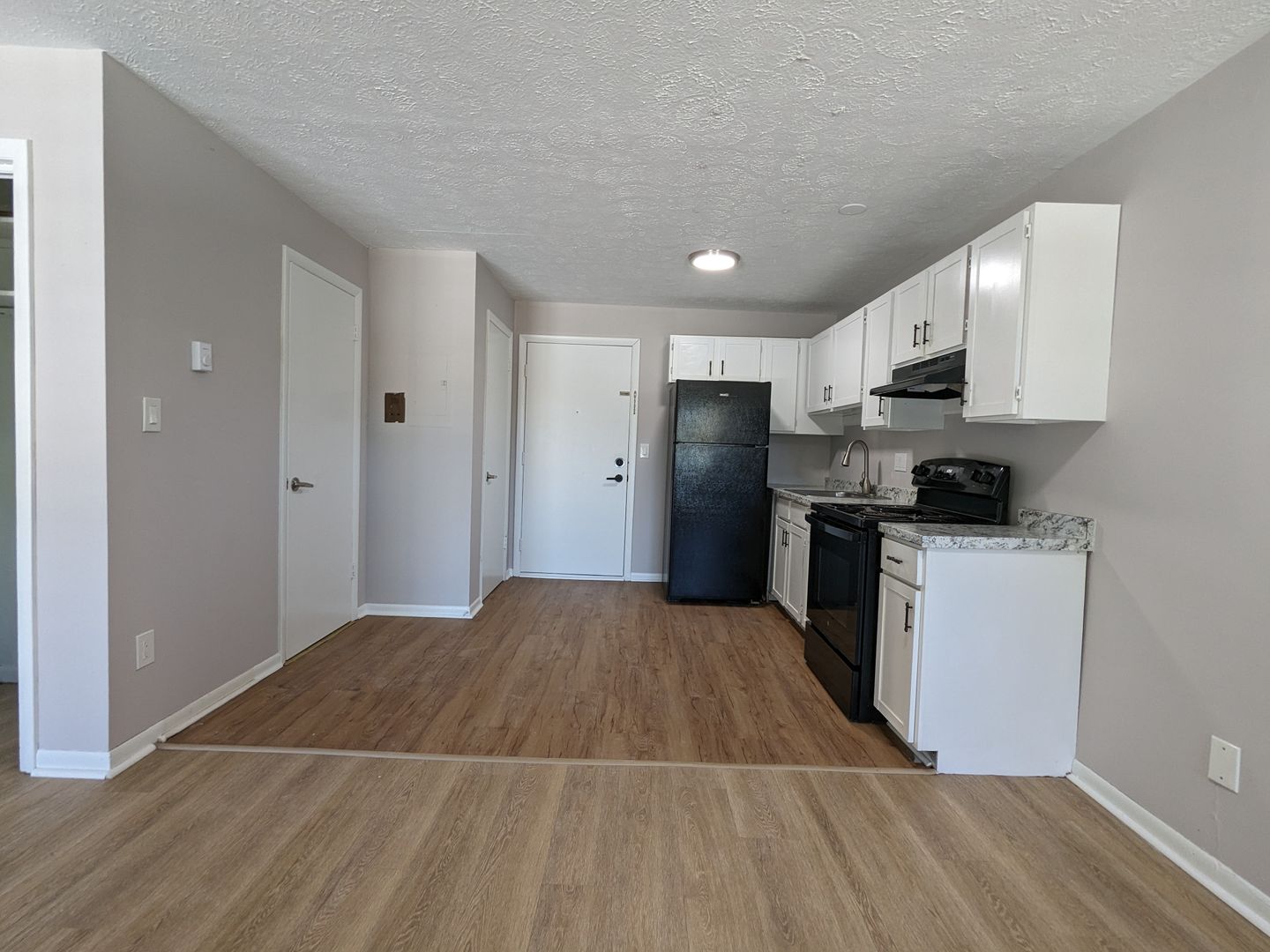 Waterbury Apartment: 222 Bradley Avenue
