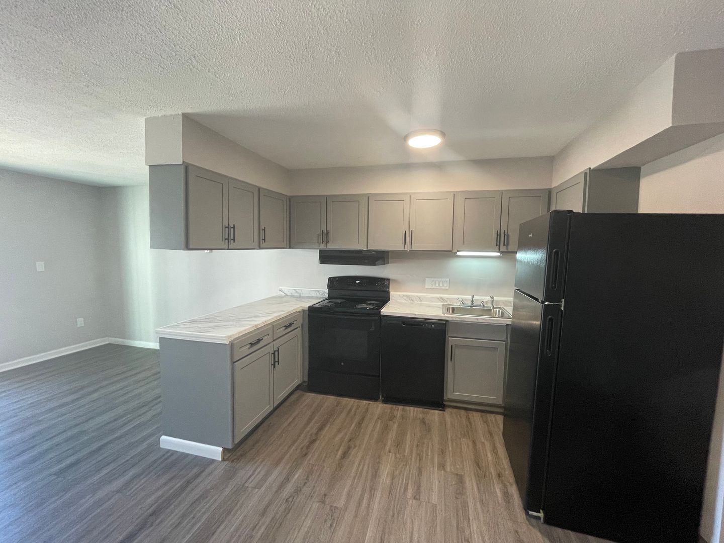 Waterbury Apartment: 222 Bradley Avenue