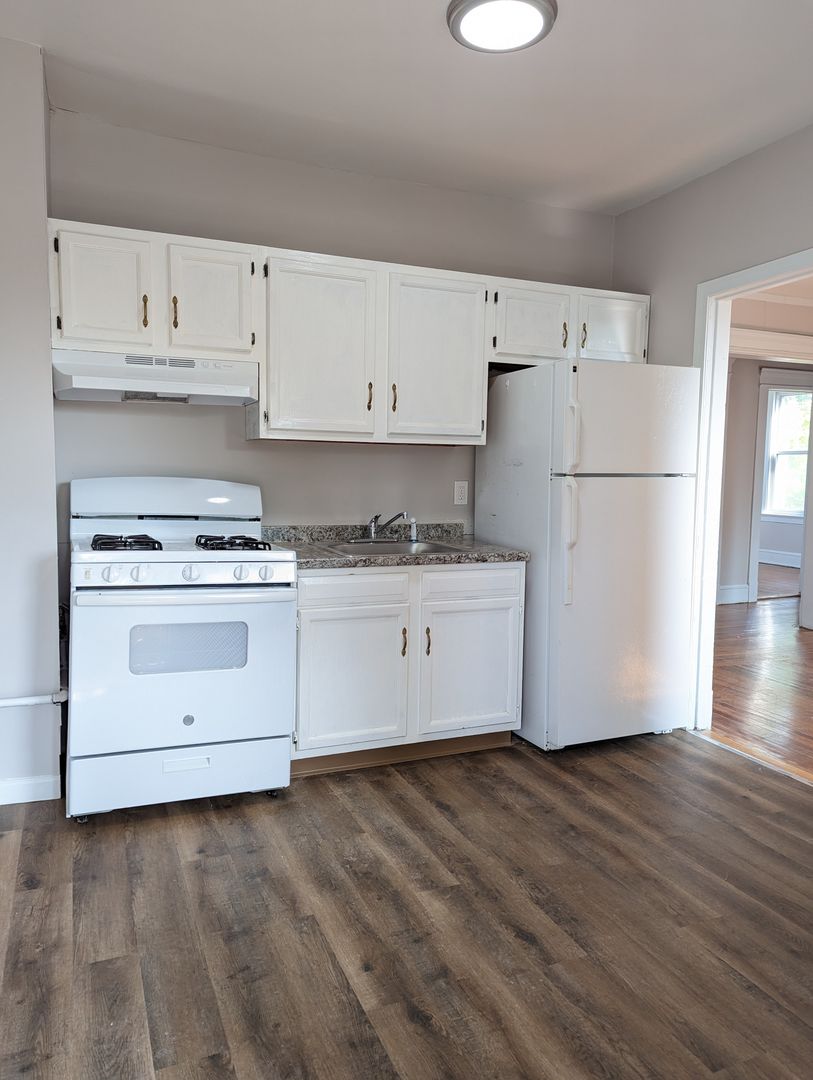 Waterbury Apartment: 86/76 Sherman Avenue