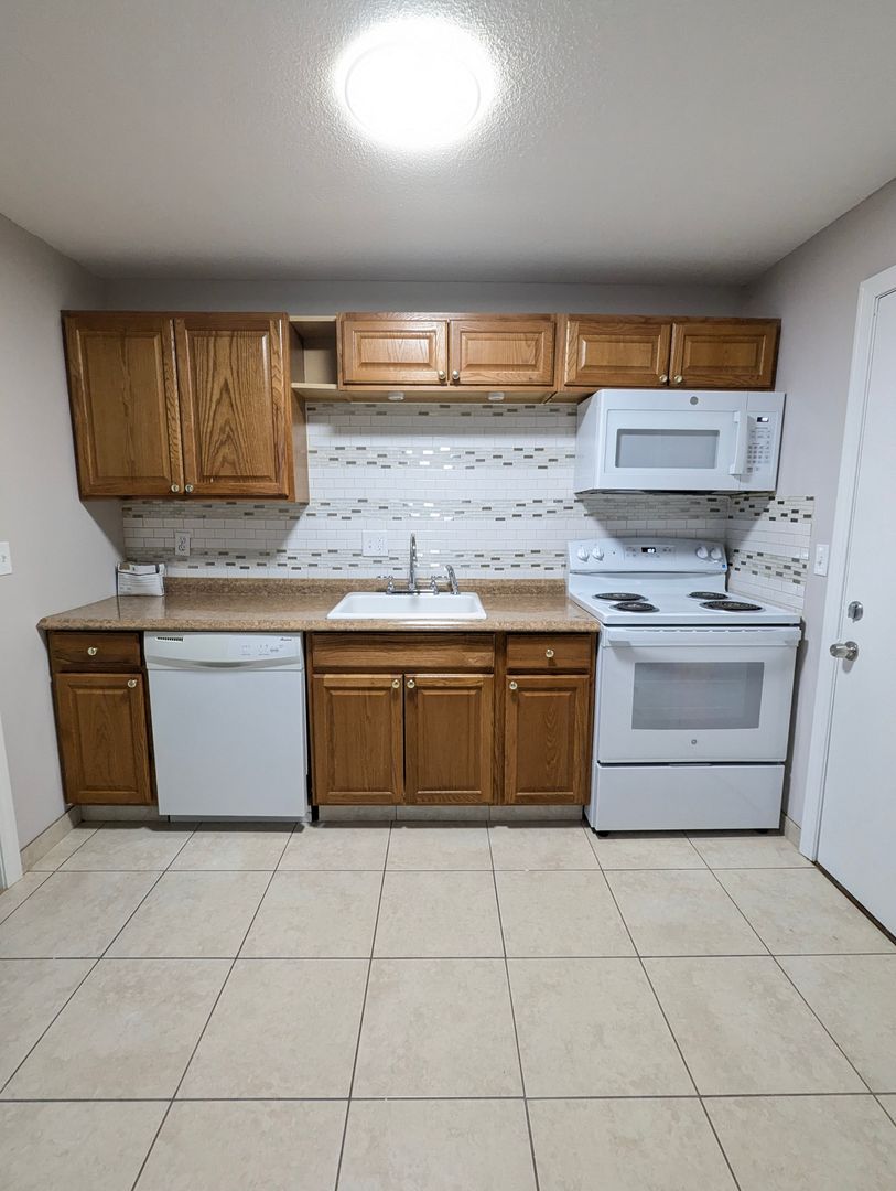 Waterbury Apartment: 3155 East Main Street