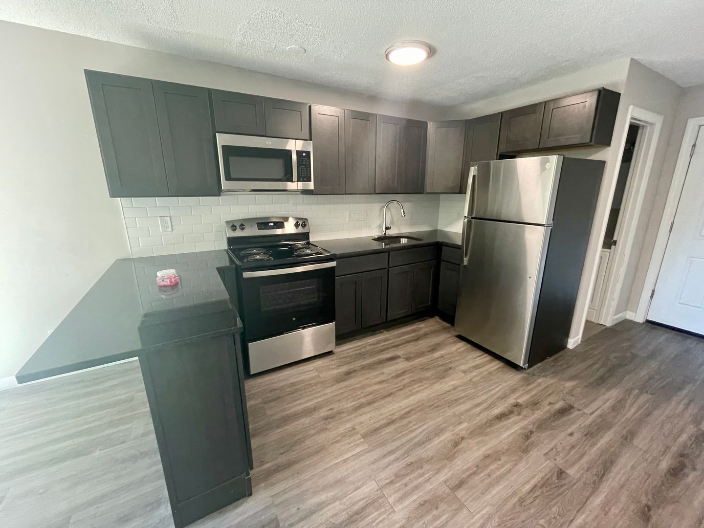 Waterbury Apartment: 222 Bradley Avenue