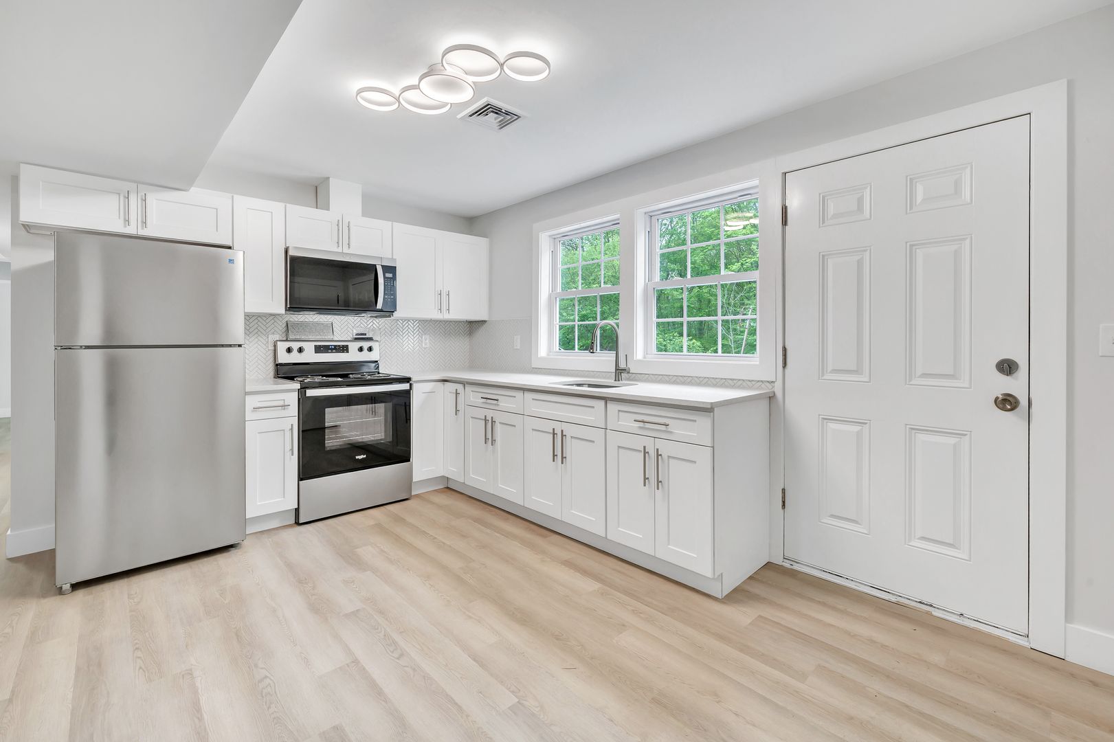 Waterbury Apartment: 81 Overton Avenue