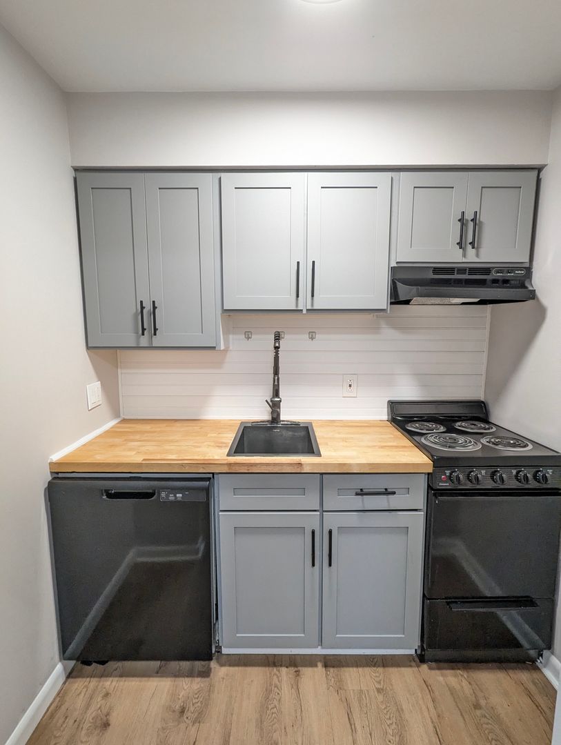 Waterbury Apartment: 132/142 Alexander Avenue