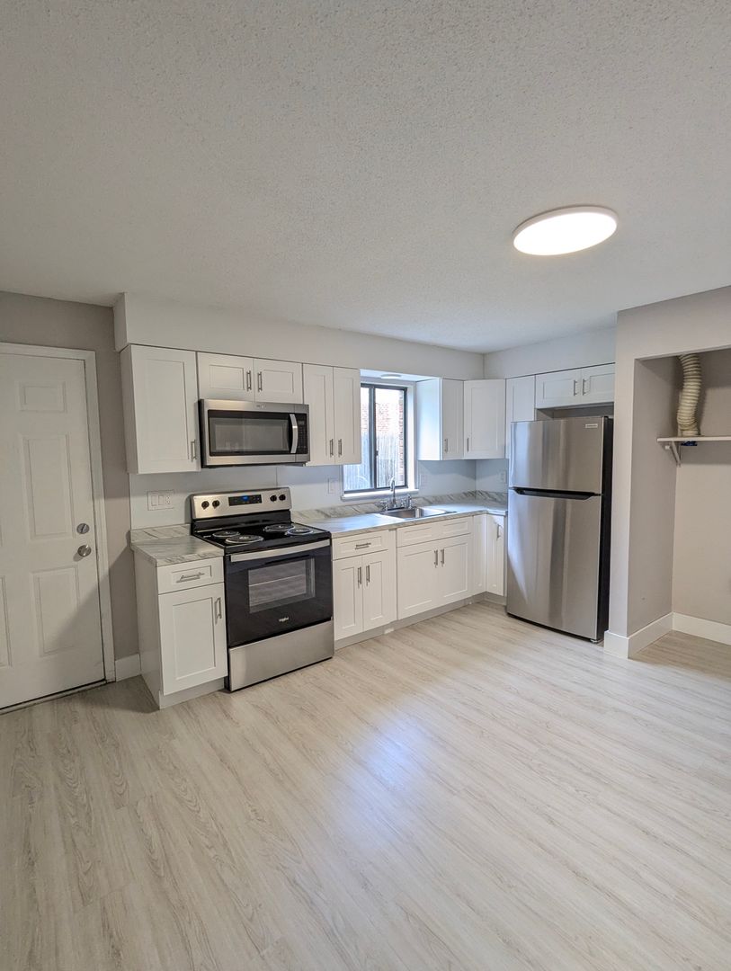 Waterbury Apartment: 132/142 Alexander Avenue