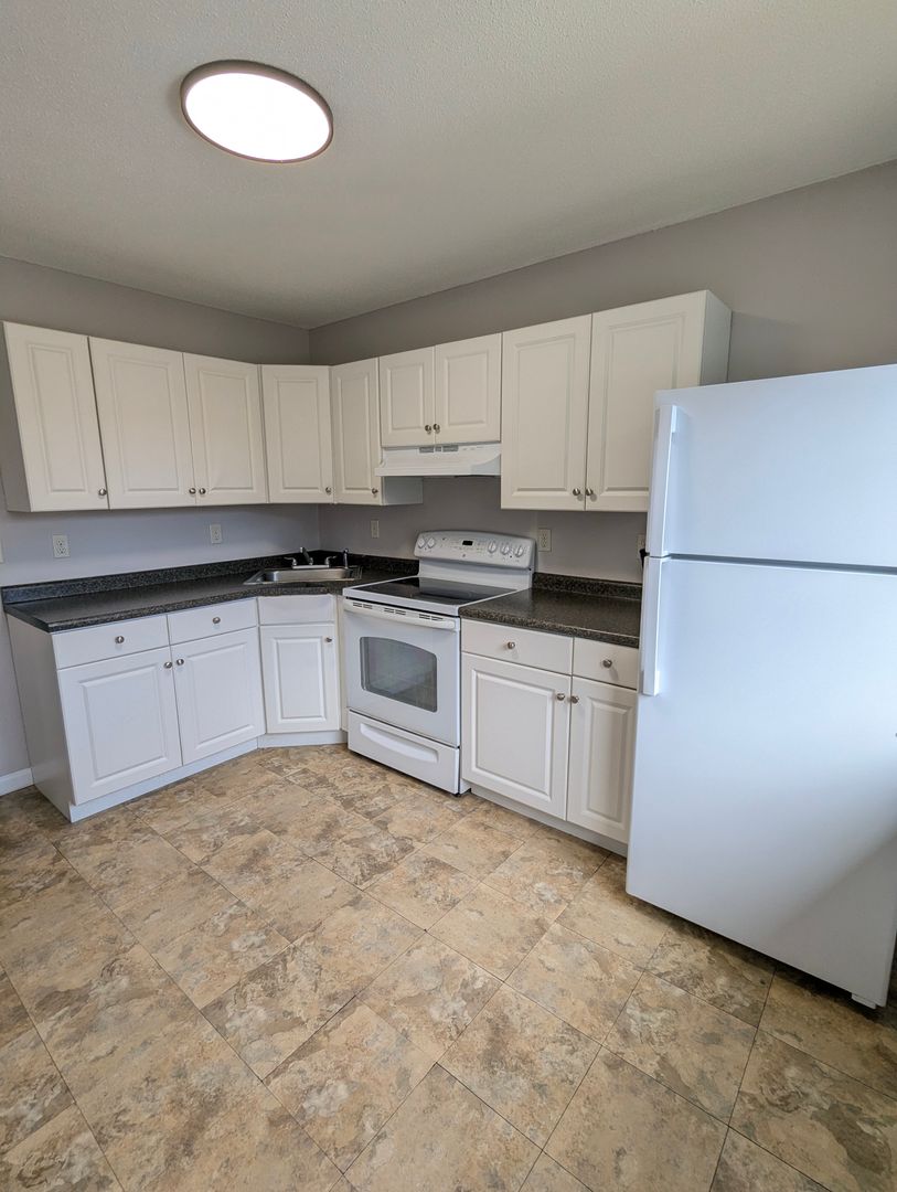 Waterbury Apartment: 1358-1368 Meriden Road