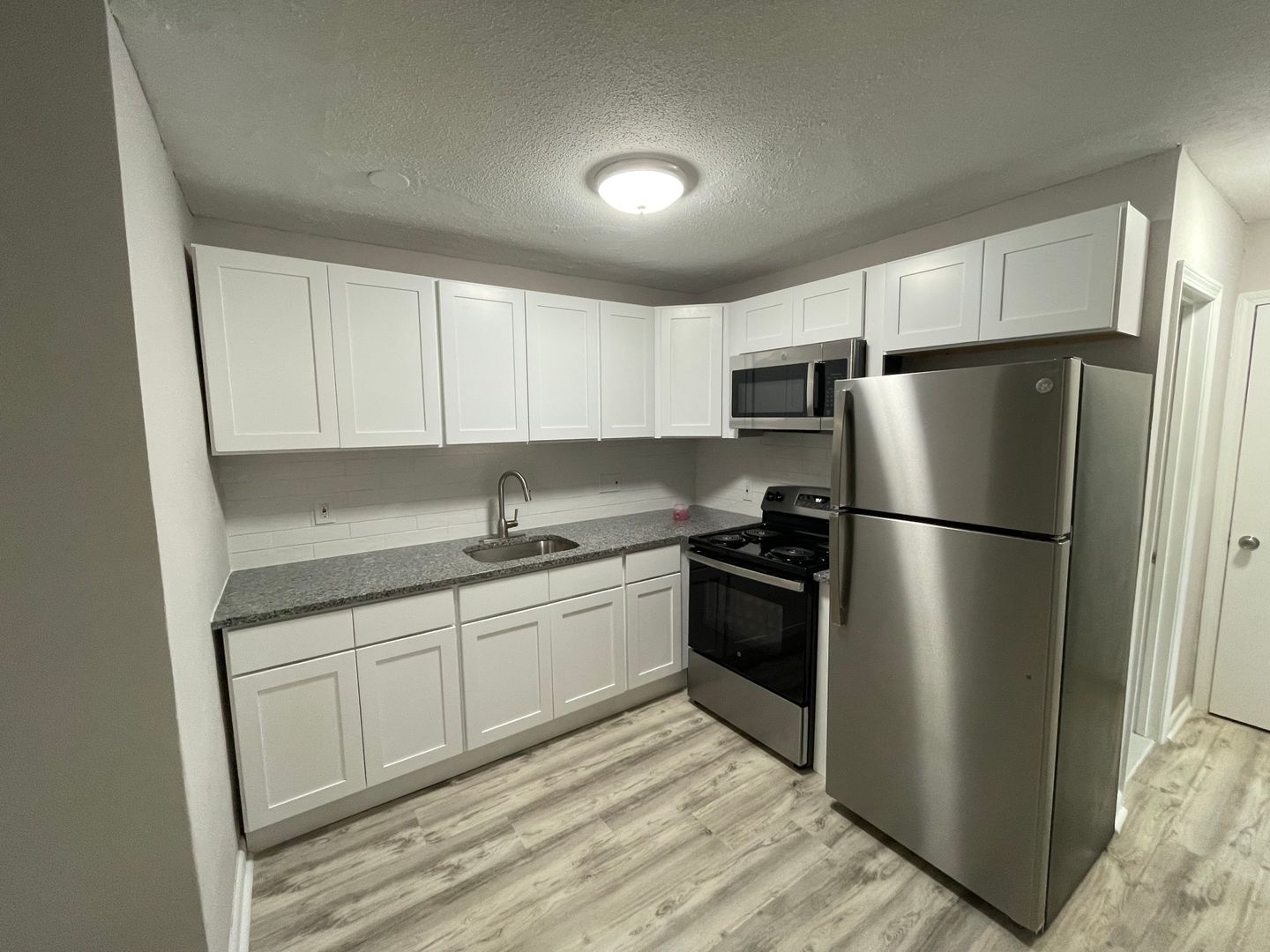 Waterbury Apartment: 222 Bradley Avenue