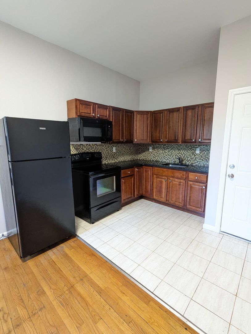 Waterbury Apartment: 2810 East Main Street