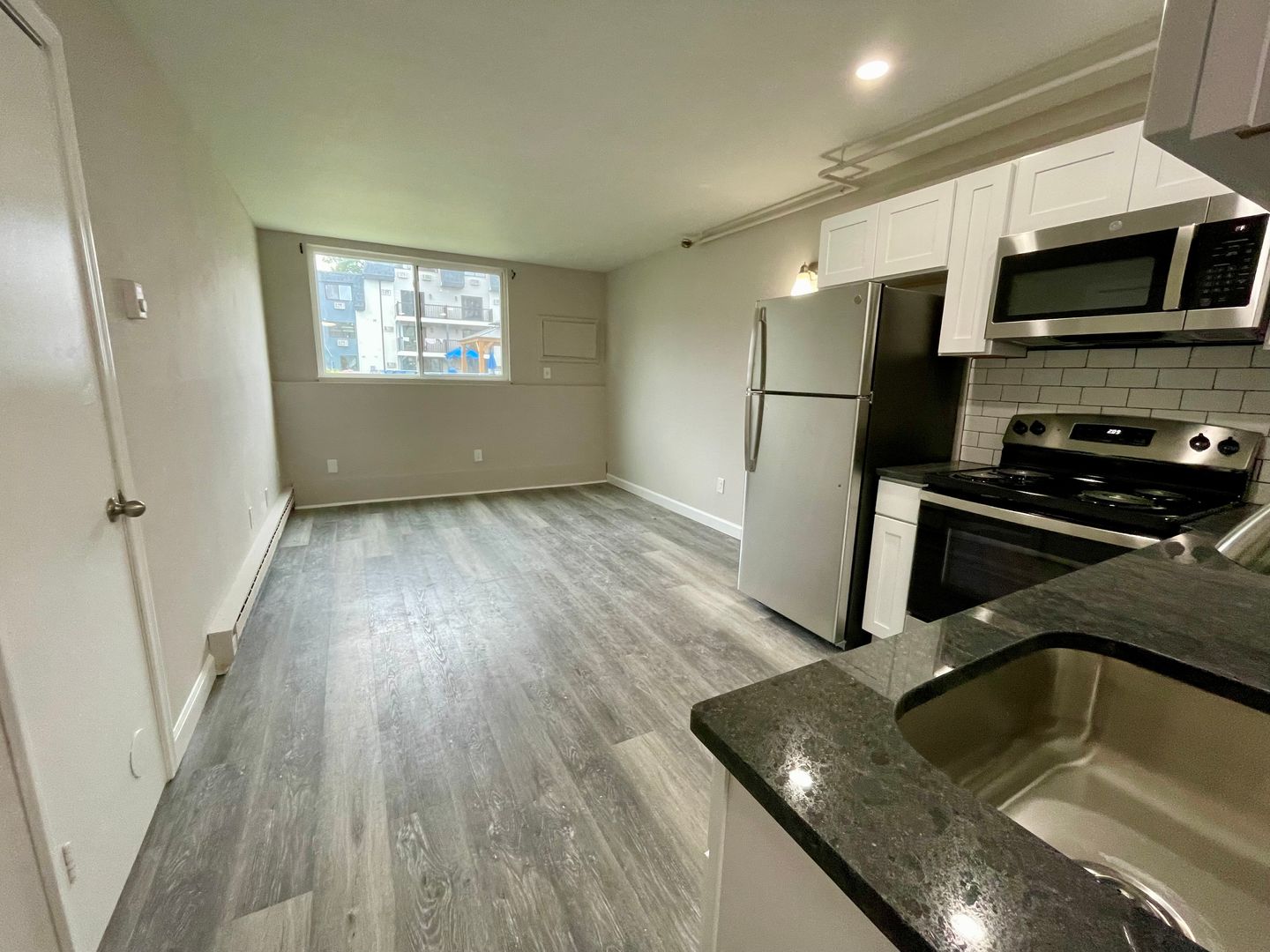Waterbury Apartment: 222 Bradley Avenue
