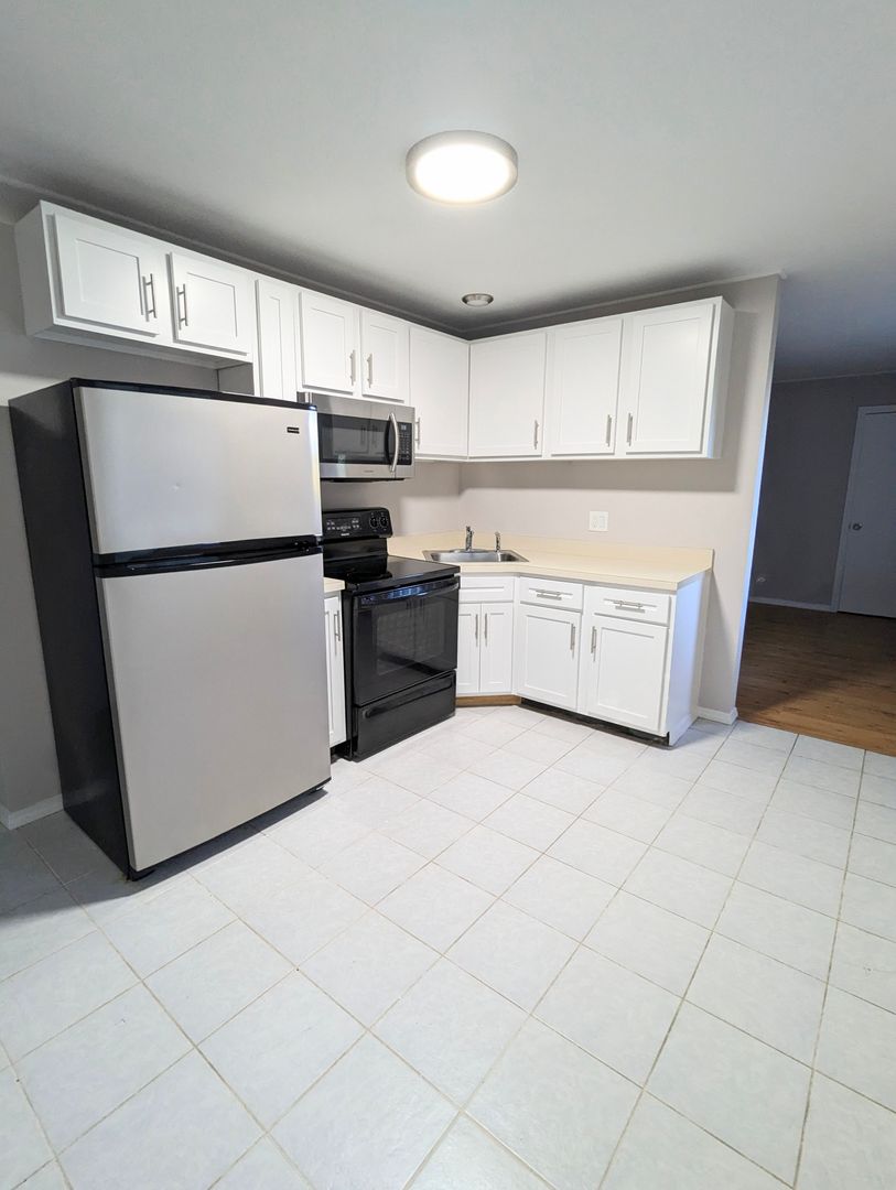 Waterbury Apartment: 86/76 Sherman Avenue