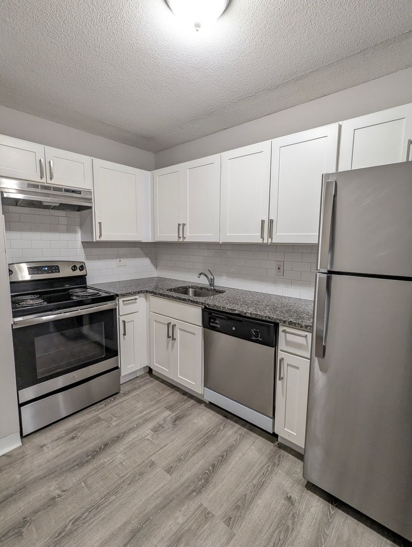 Waterbury Apartment: 217 Scott Road